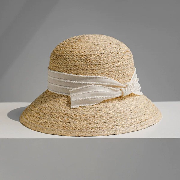 LAUREL — Raffia hat
